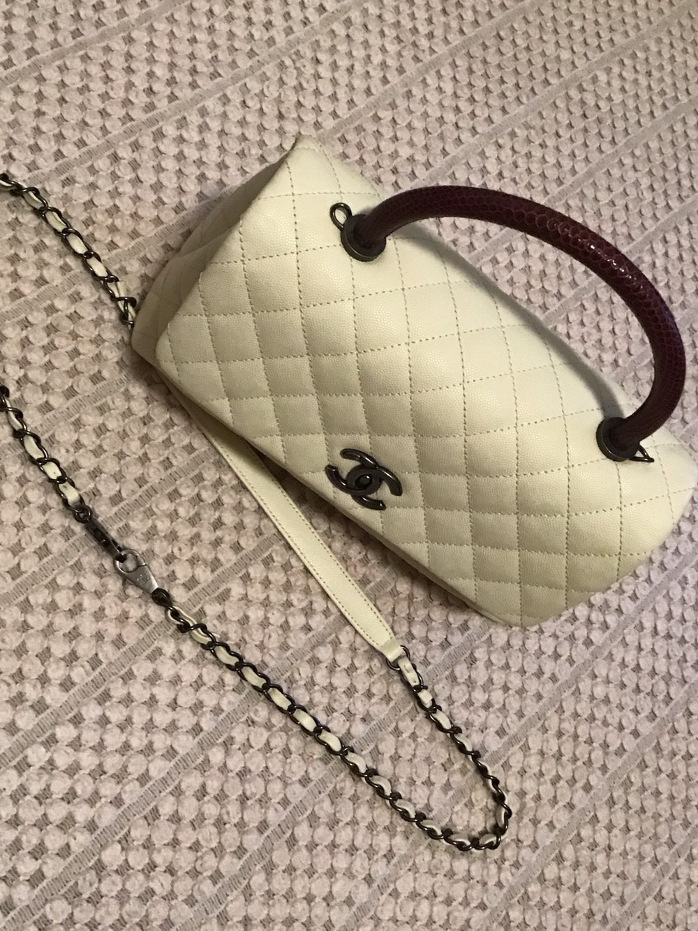 CHANEL Cream Quilted Top-Handle Satchel with Bordeaux Handle - Picture 3 of 9